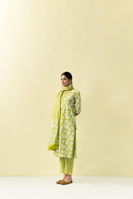 Urmi Kurta Set