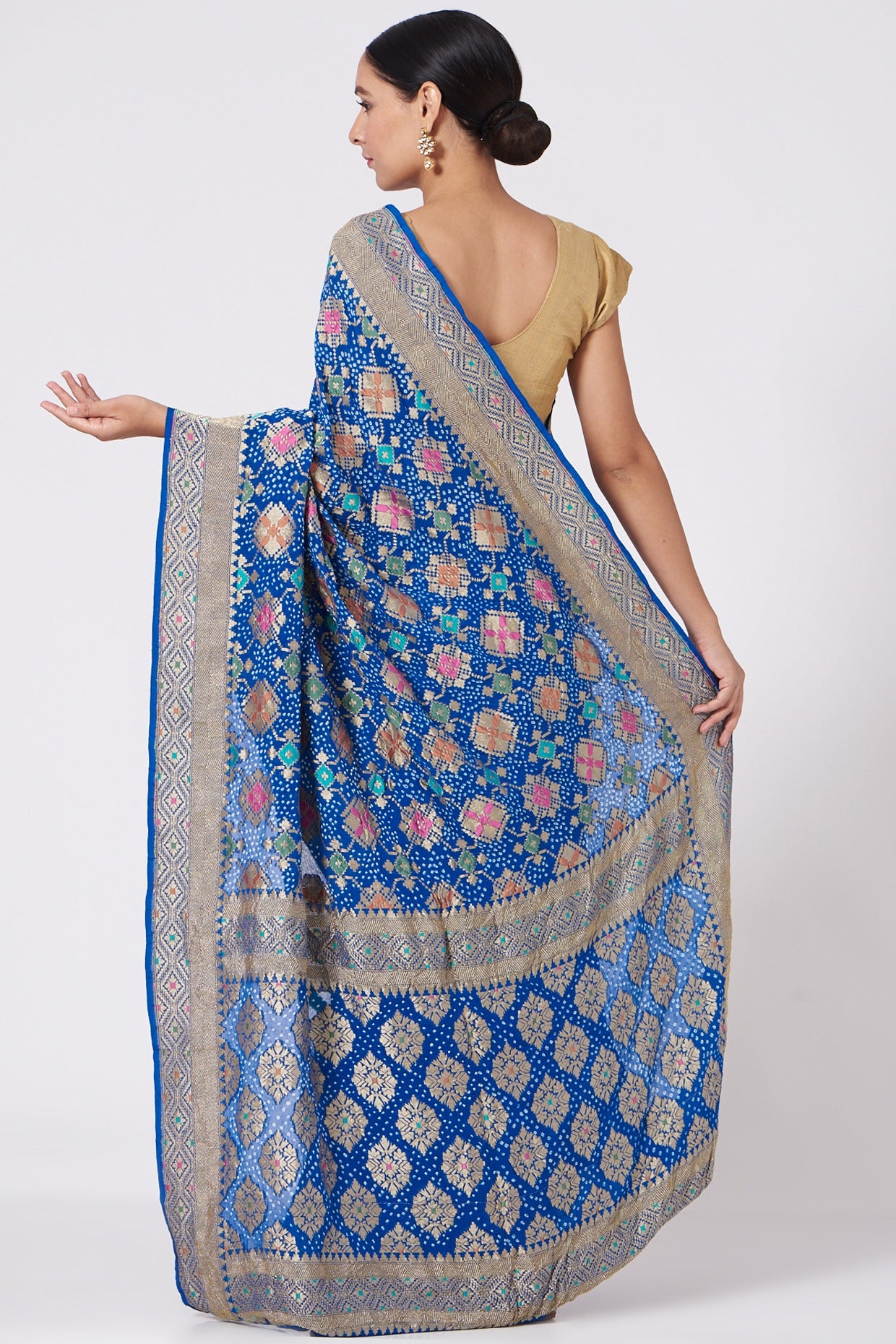 Manavi Bandhani Saree