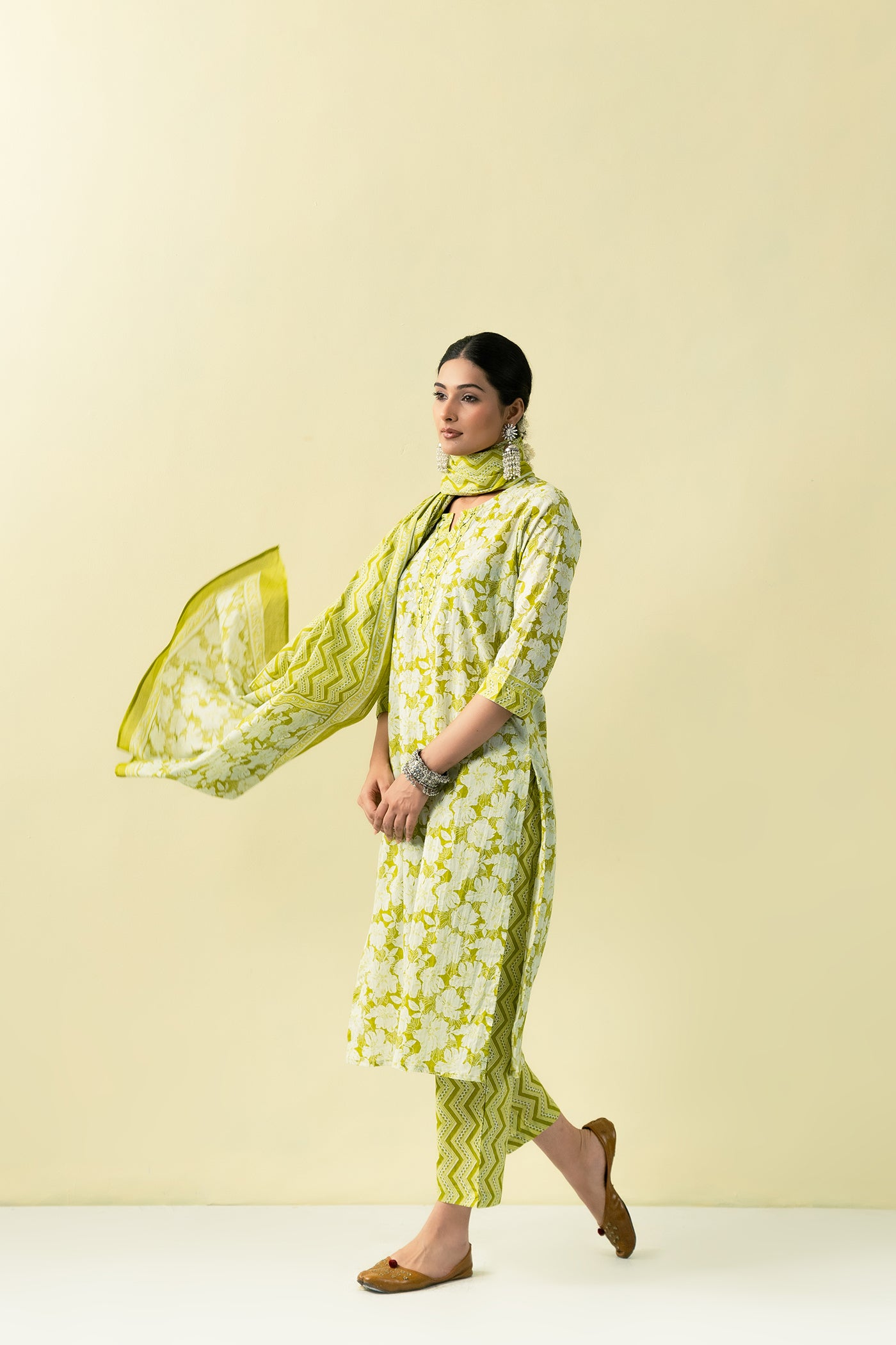 Urmi Kurta Set