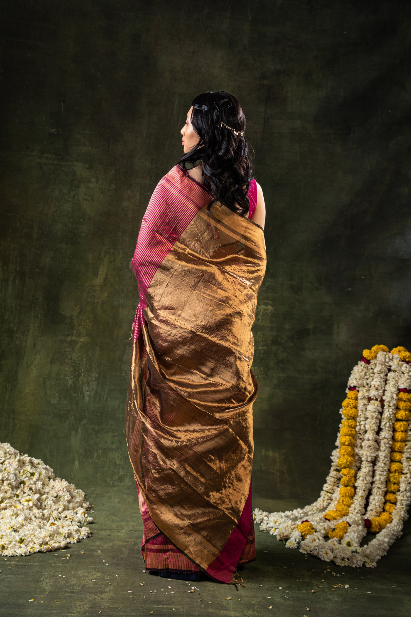 Ahilya Zari Saree