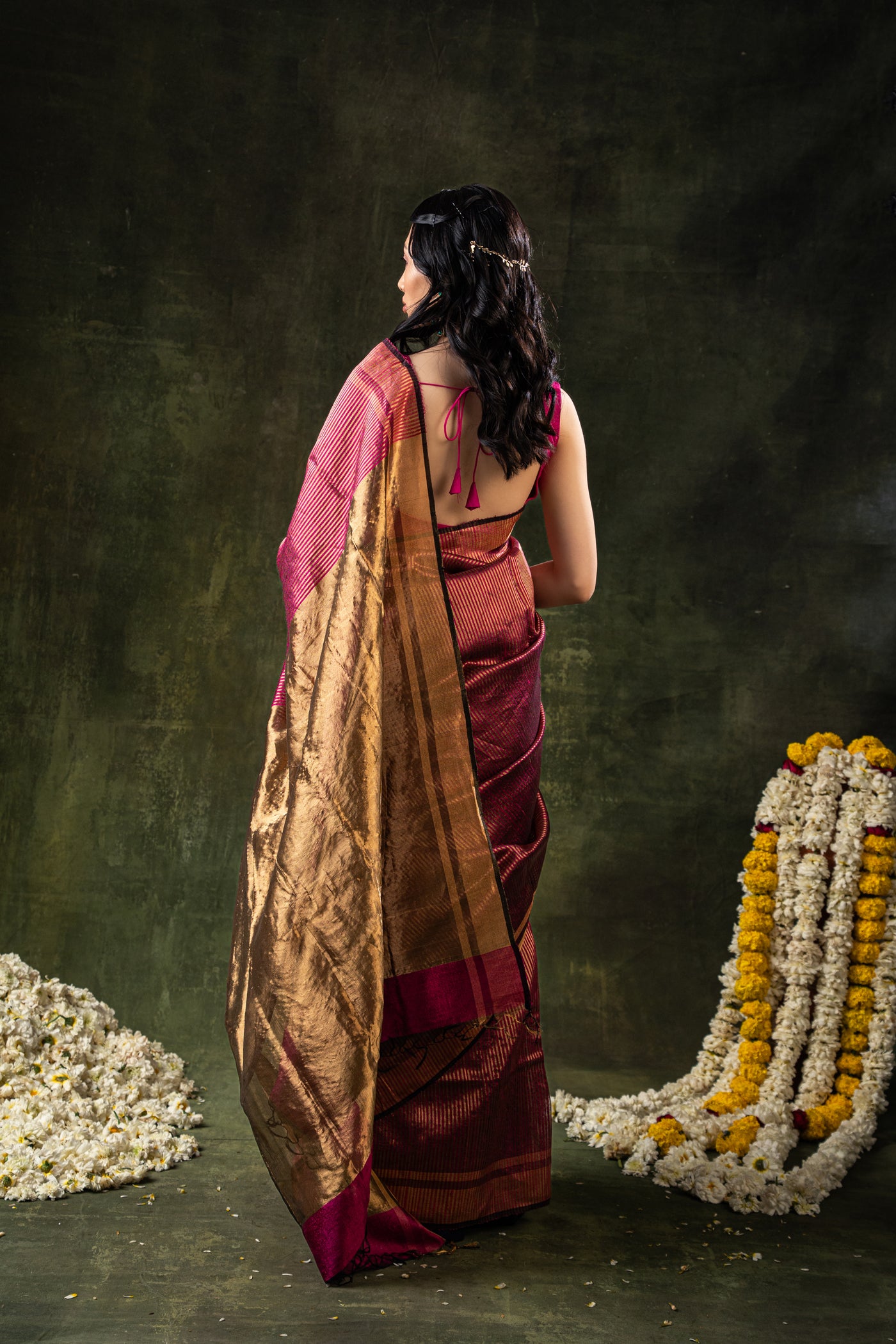 Ahilya Zari Saree